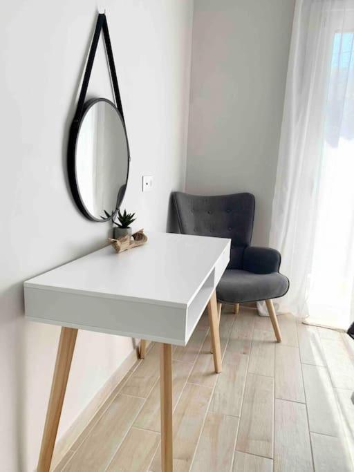 Luxury Cozy Appartment In The City Center Rhodes City Exterior photo