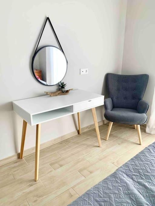Luxury Cozy Appartment In The City Center Rhodes City Exterior photo